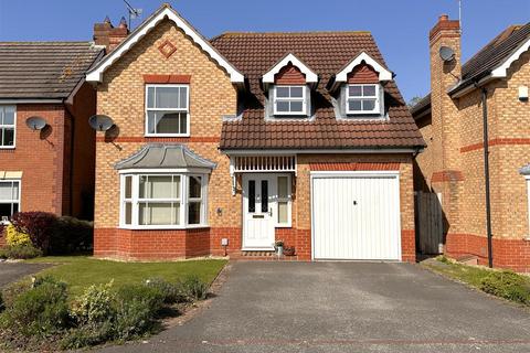 4 bed property, in Lilburne Close, £300,000