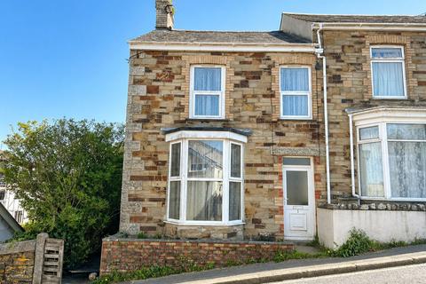 3 bed property, in Robartes Road, £110,000