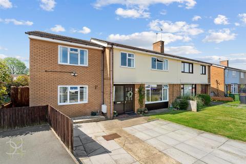 5 bed property, in Withy Trees Road, £350,000