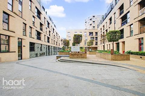 2 bed property, in Burgess Springs, £325,000