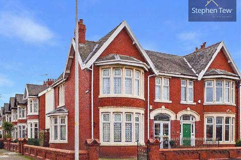 3 bed property, in Watson Road, £200,000
