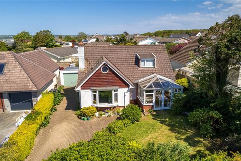 4 bed property, in Pottery Lane, £500,000