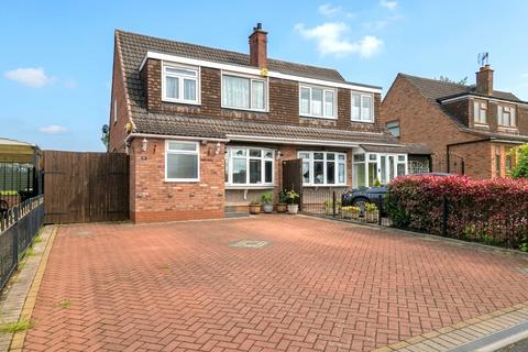 3 bed property, in Ambleside Road, £225,000