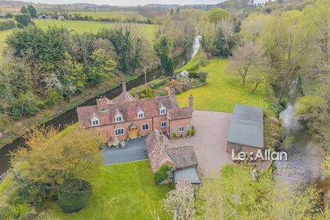 5 bed property, in Old Mill Cottage, £1,200,000