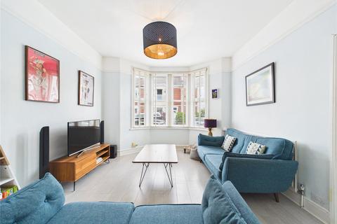 3 bed property, in Stirling Road, £400,000