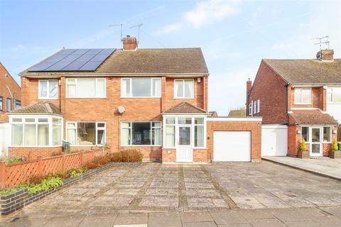 3 bed property, in Babbacombe Road, £375,000