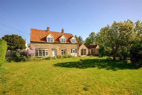 3 bed property, in North Street, £275,000