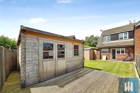 3 bed property, in Fernhurst Road, £240,000