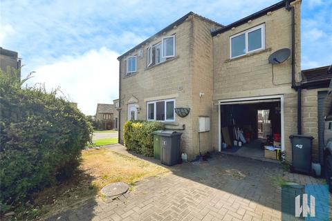 4 bed property, in Bishops Way, £220,000
