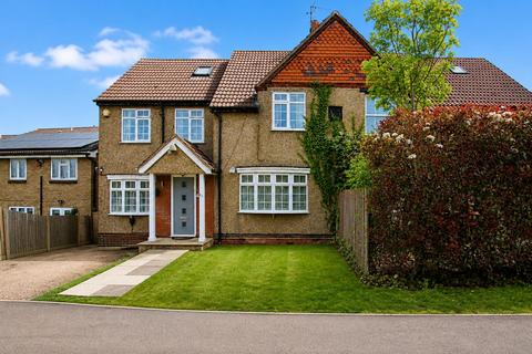 4 bed property, in Theobald Street, £799,950