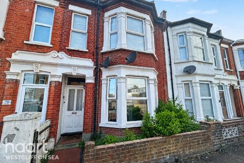 2 bed property, in Belle Vue Place, £140,000