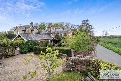 5 bed property, in Nyewood, £1,250,000