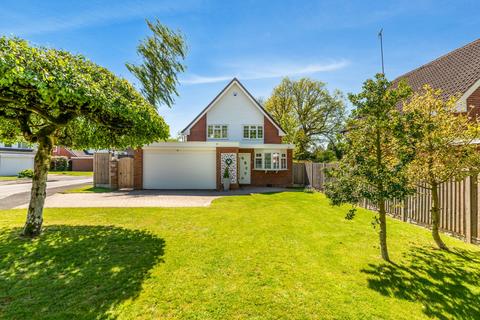 3 bed property, in Tysoe Close Ipsley, £470,000