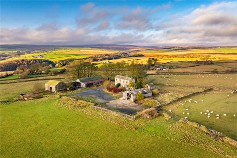 4 bed property, in Banks Farm, £595,000