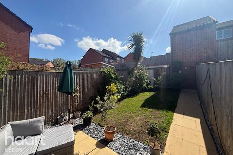 3 bed property, in Honeybourne Road, £270,000