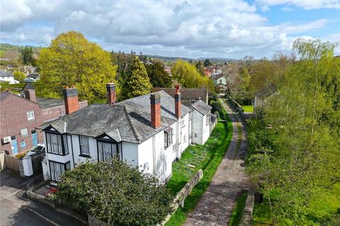 5 bed property, in Bridge Street, £400,000
