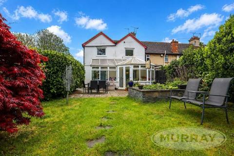 4 bed property, in Wheatley Avenue, £375,000