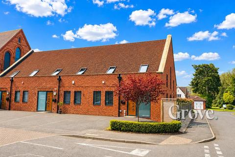 3 bed property, in Nightingale Grove, £375,000