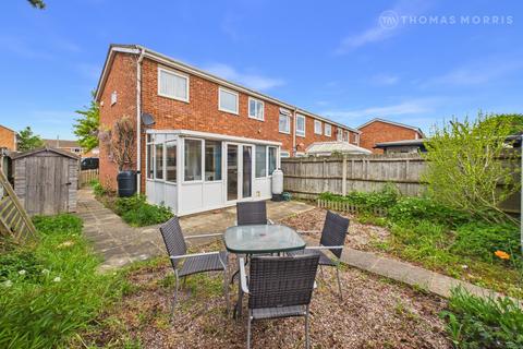 2 bed property, in Osprey Road, £290,000