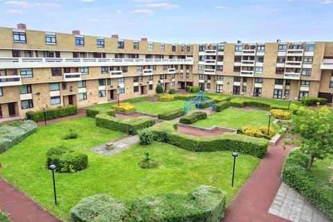 1 bed property, in Collingwood Court, £11,500