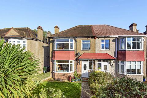 4 bed property, in Marvels Lane, £575,000
