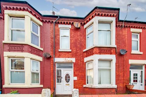 3 bed property, in Trafalgar Road, £115,000