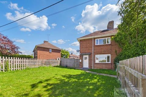 3 bed property, in Quarry Road, £325,000