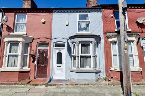 2 bed property, in Methuen Street, £130,000
