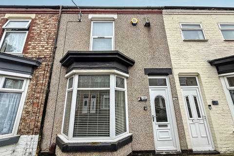 2 bed property, in Stanley Street, £110,000