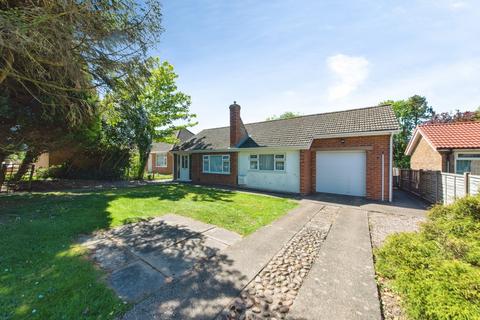 2 bed property, in Grantham Road, £180,000