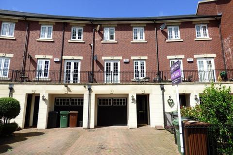 3 bed property, in Castle Lodge Avenue, £262,500