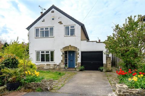 3 bed property, in Parkfield Drive, £495,000