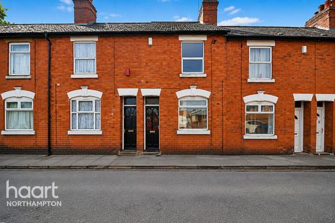 3 bed property, in Orchard Street, £200,000