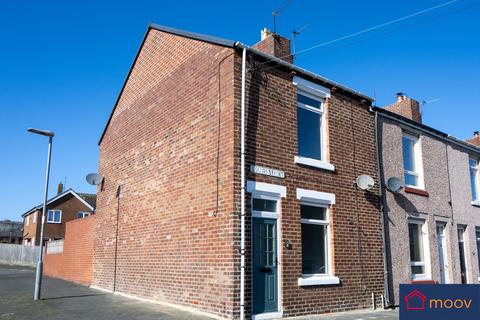 2 bed property, in South Street, £75,000