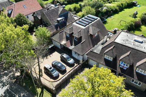 4 bed property, in The Ridgeway, £1,650,000