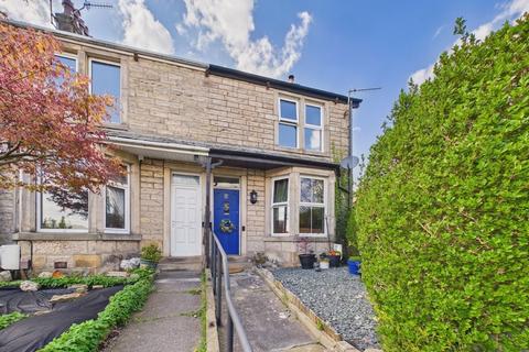 3 bed property, in Halton Road, £220,000