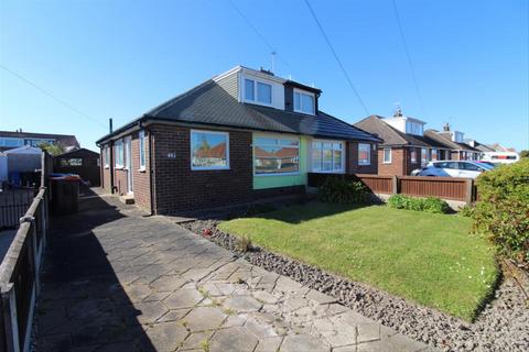 2 bed property, in North Drive, £110,000