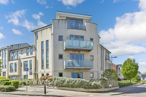 1 bed property, in Springhead Parkway, £160,000