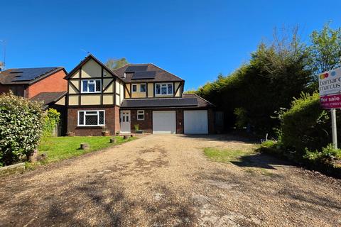 4 bed property, in Weare Street, £800,000