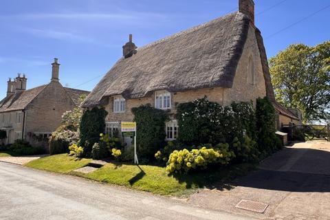 3 bed property, in Main Street, £665,000