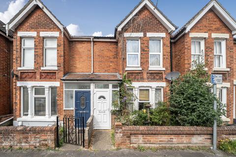 2 bed property, in Market Street, £290,000