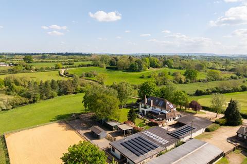 5 bed property, in Soulbury Road, £2,500,000