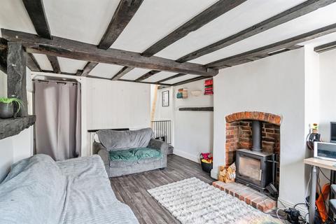 2 bed property, in Warminster Road, £170,000