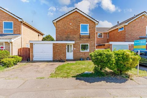 3 bed property, in Kings Road, £300,000