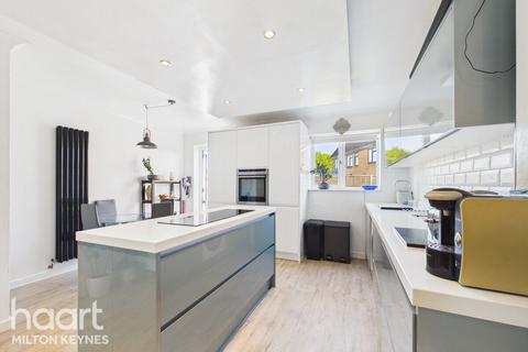 3 bed property, in Groombridge, £350,000
