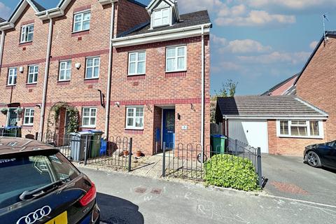 3 bed property, in Thunderbolt Way, £240,000
