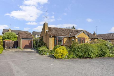 3 bed property, in Apple Orchard, £475,000