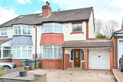 3 bed property, in Woodbourne Road, £325,000