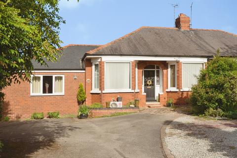 3 bed property, in Victoria Road, £400,000