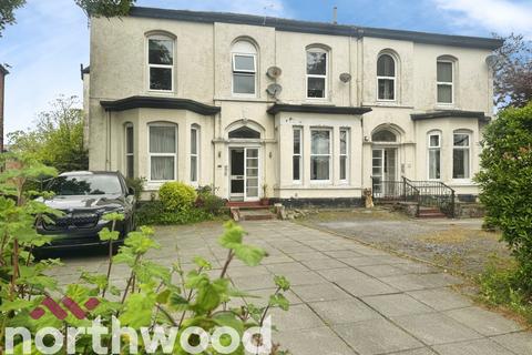 1 bed property, in Talbot Street, £90,000